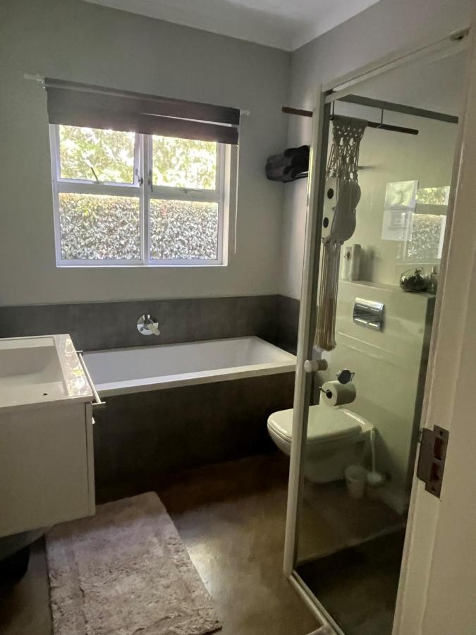 Serenity Self-Catering 2-Bed Unit Hermanus Bagian luar foto