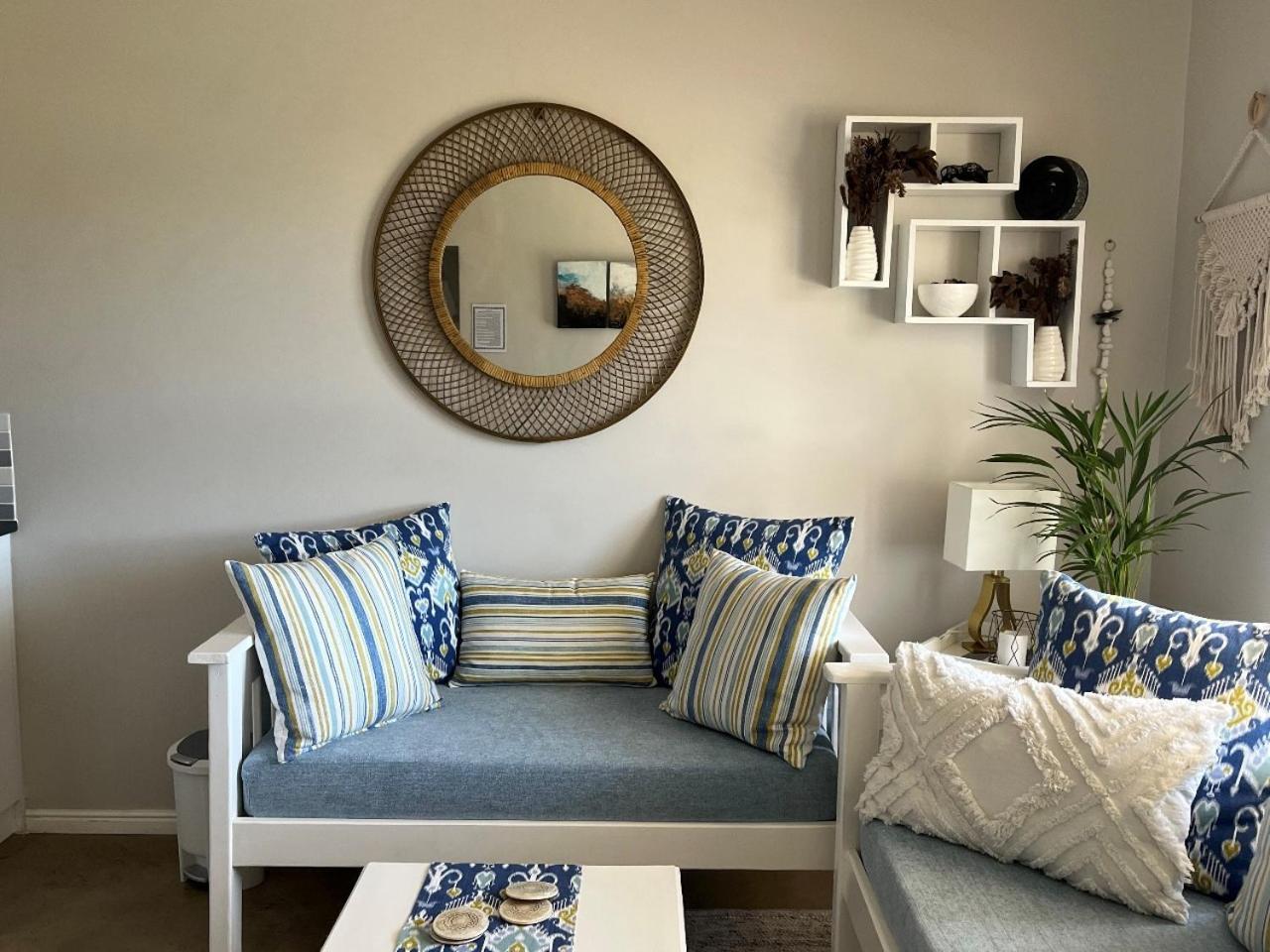 Serenity Self-Catering 2-Bed Unit Hermanus Bagian luar foto