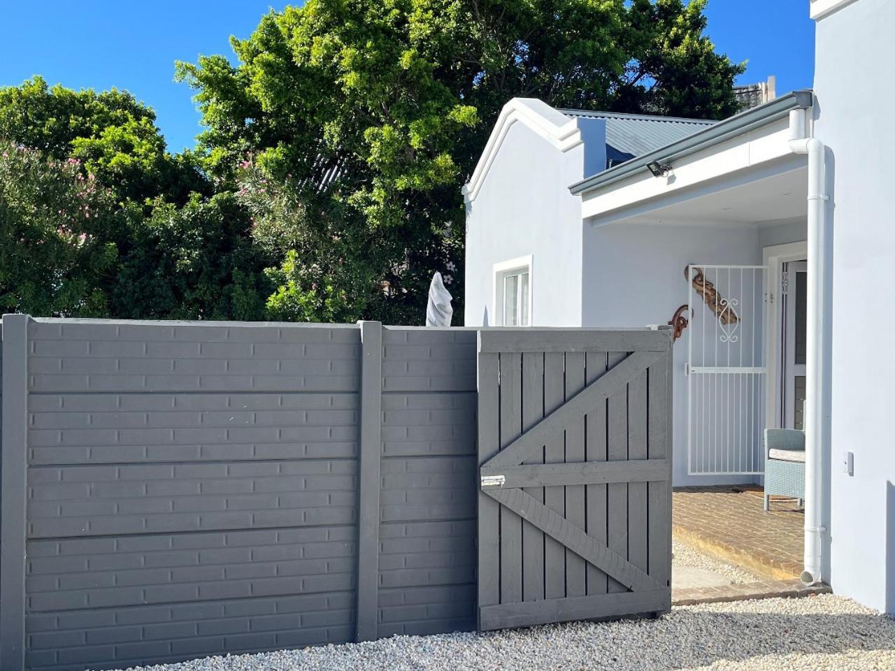 Serenity Self-Catering 2-Bed Unit Hermanus Bagian luar foto